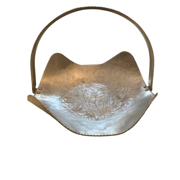 Vintage Hammered Aluminum Metal Handled Basket Daisy Embossed Hand Forged - Picture 1 of 10